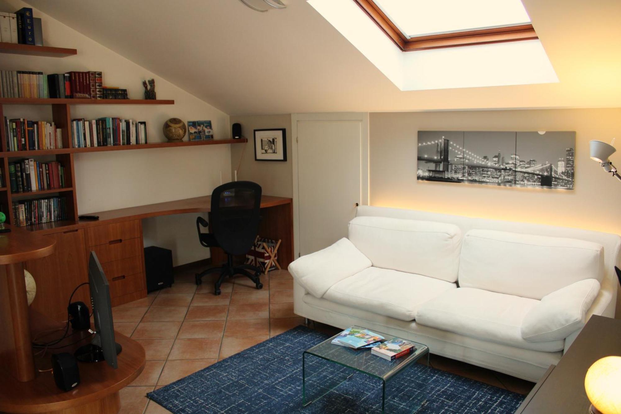 Bright Penthouse Close To Center With Terrace And Lake View レッコ エクステリア 写真