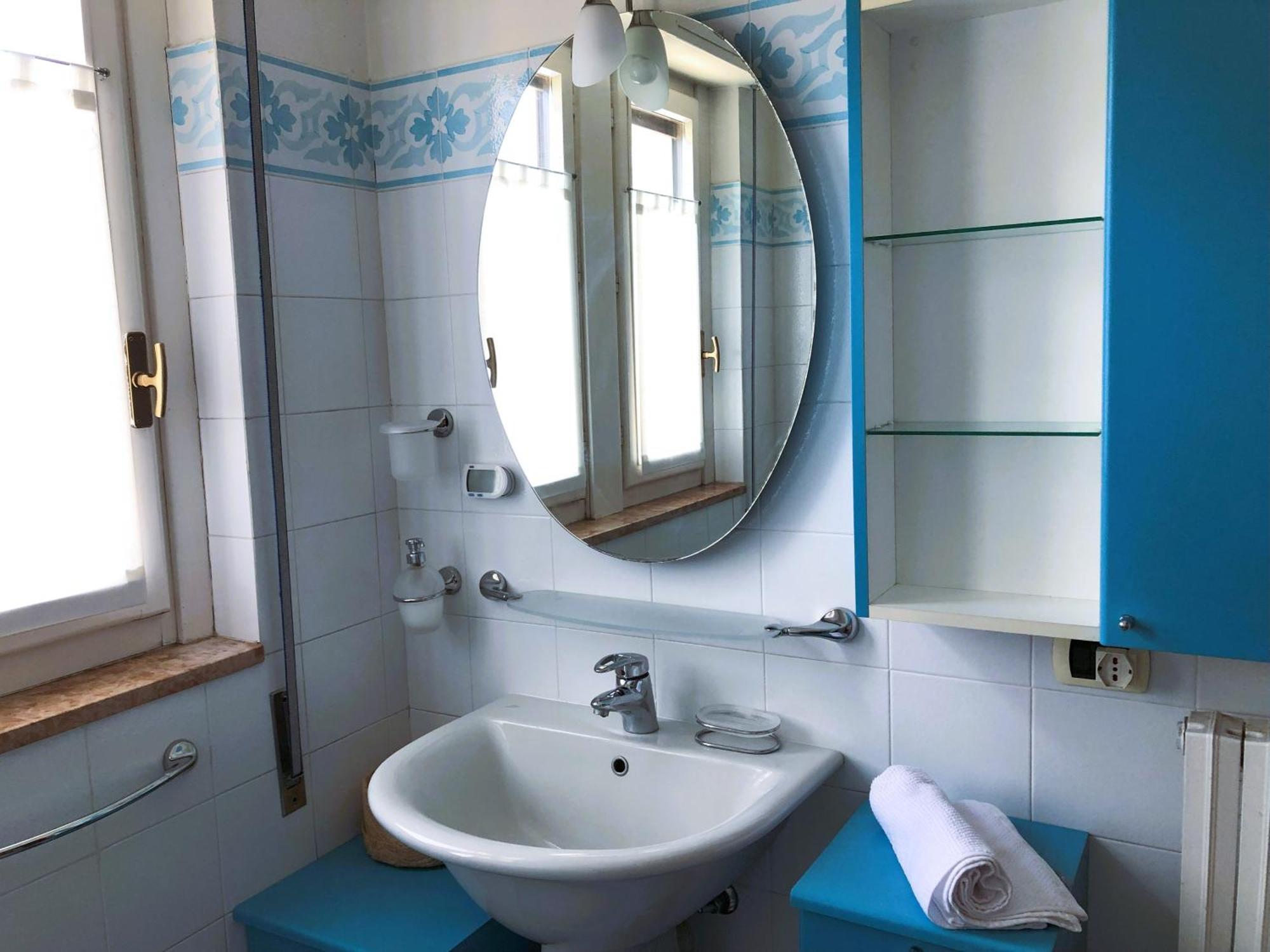Bright Penthouse Close To Center With Terrace And Lake View レッコ エクステリア 写真